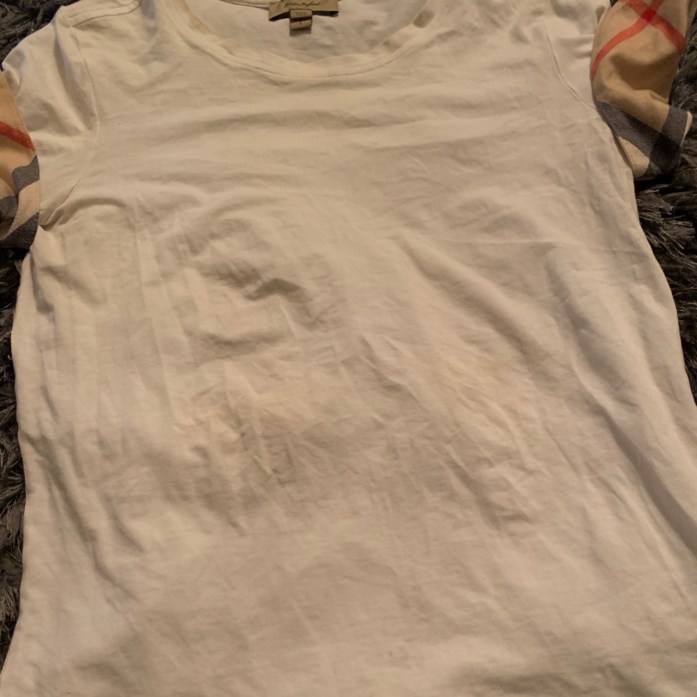 Burberry tee